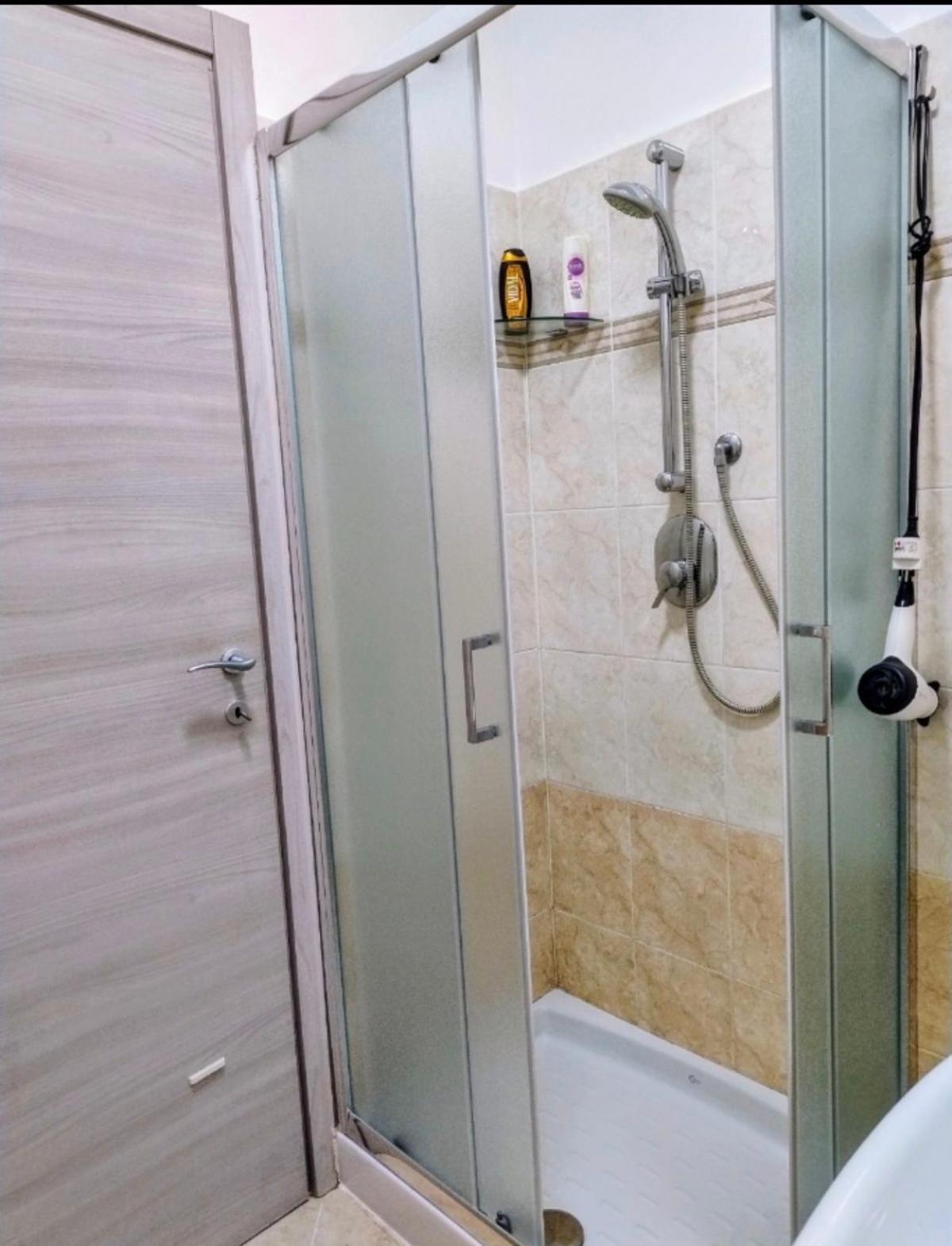 Camera Privata Nell'Appartamento In Zona Residenziale Con 2 Piscine Рапалло Екстер'єр фото